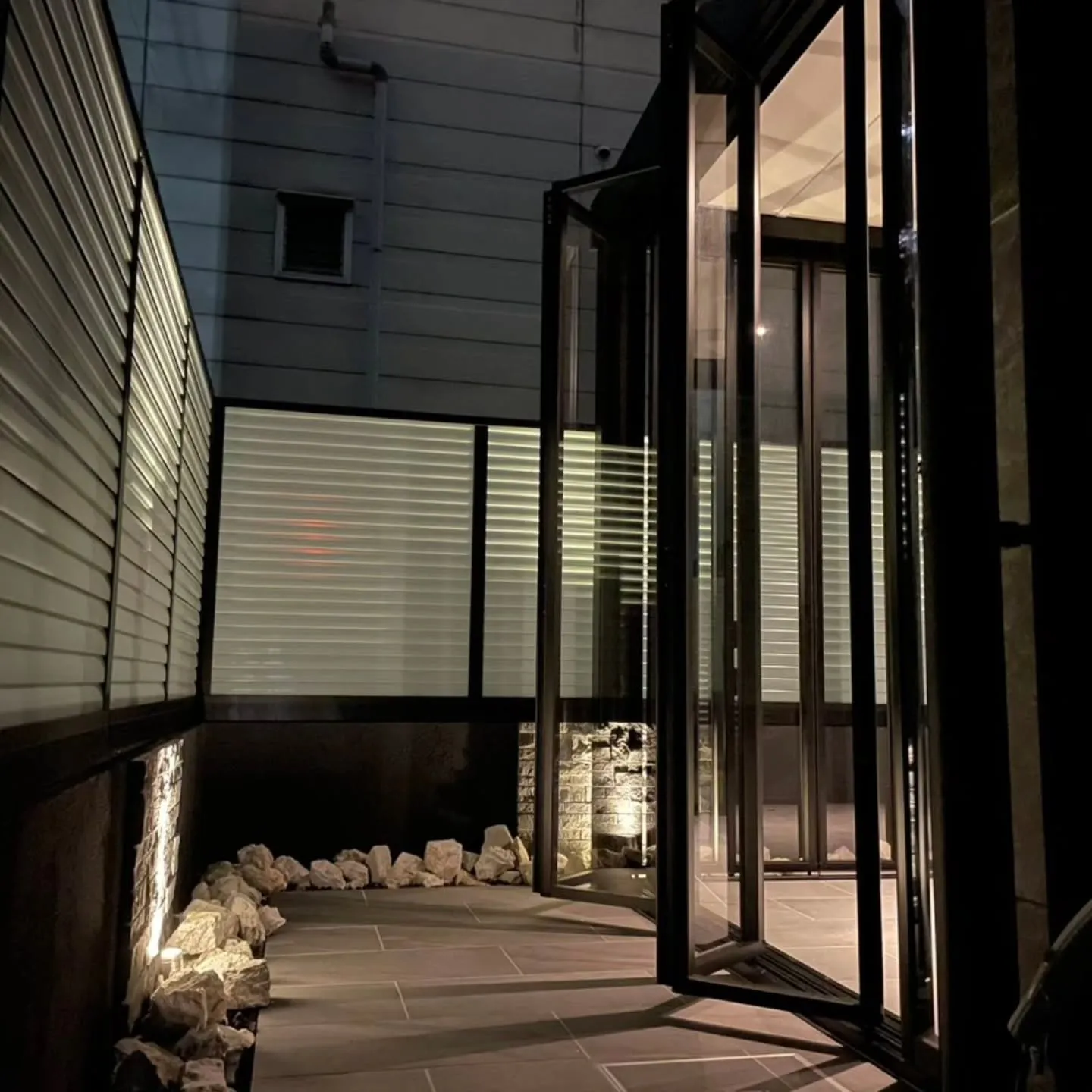 🏡✨ナイトシーンに映える“ドッグガーデン”🐾