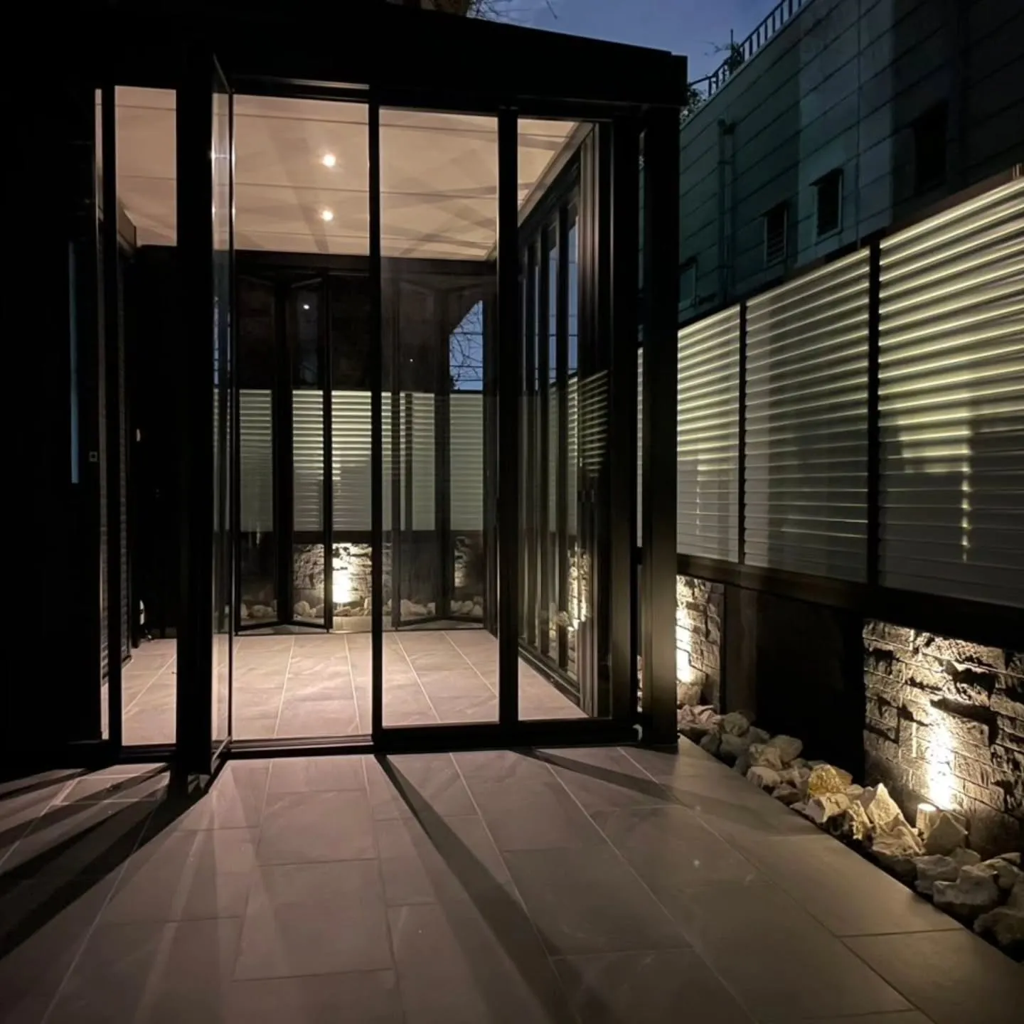 🏡✨ナイトシーンに映える“ドッグガーデン”🐾