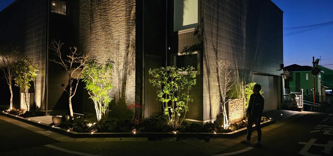 建物を引き立てるライトアップ外構