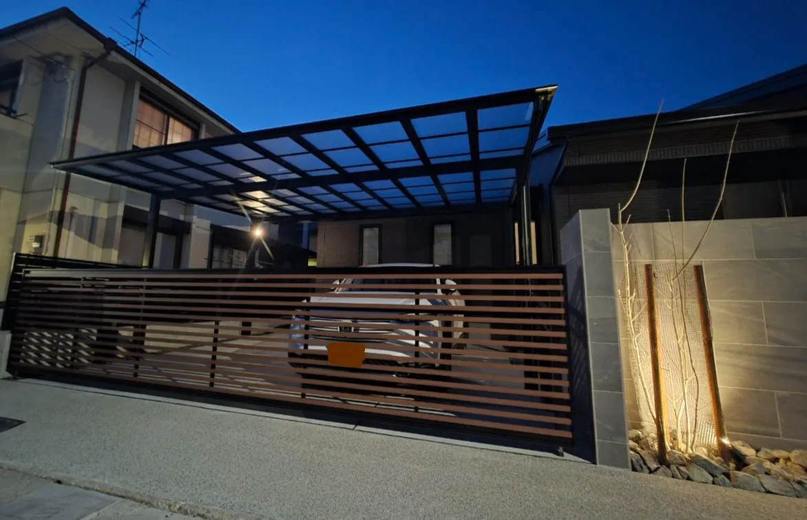 光と素材がつくる、統一感あるファサード